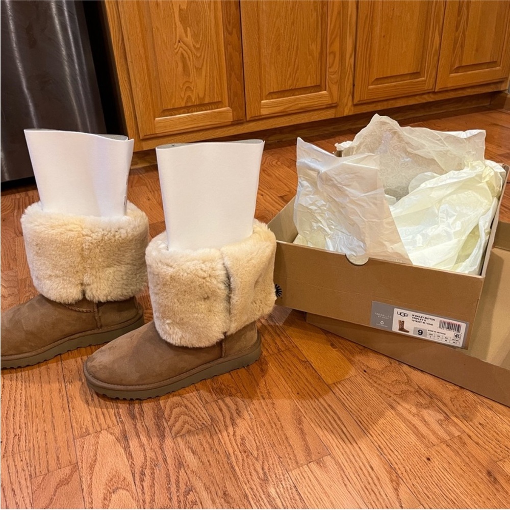 Ugg Bailey Bow - image 2